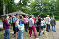 Entzünden des Johannifeuers (Foto: Karl-Franz Thiede)